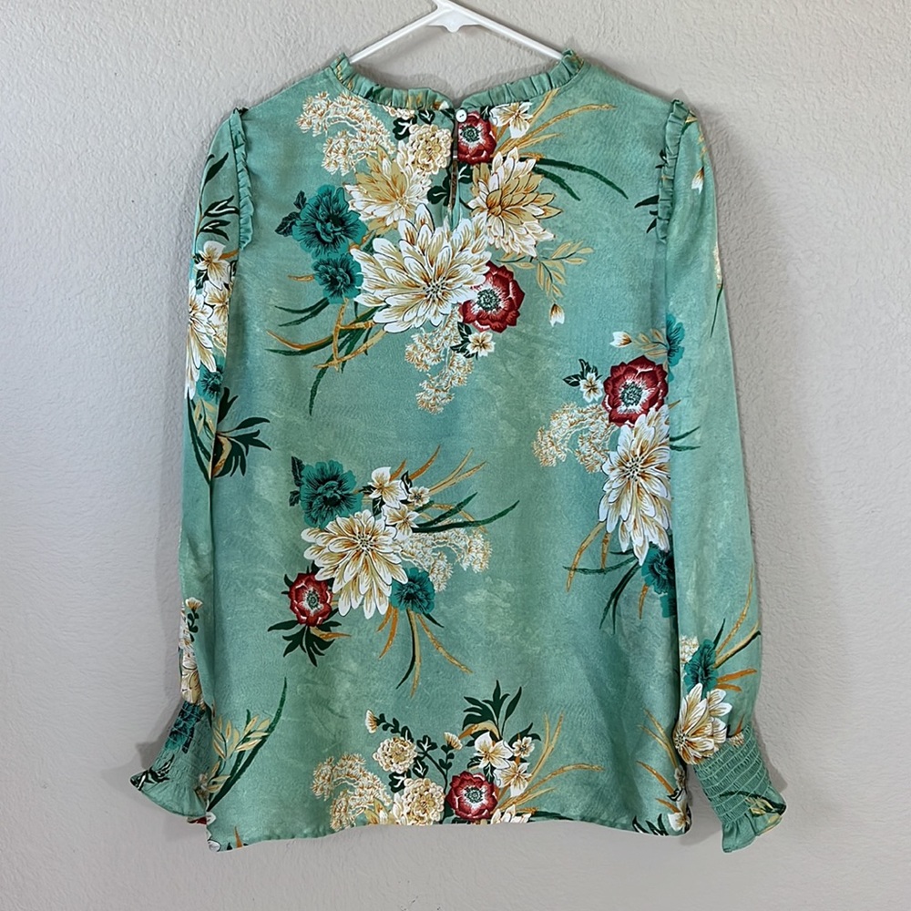 Violet + Claire Long Sleeve Floral Blouse Size Large - Picture 7 of 13